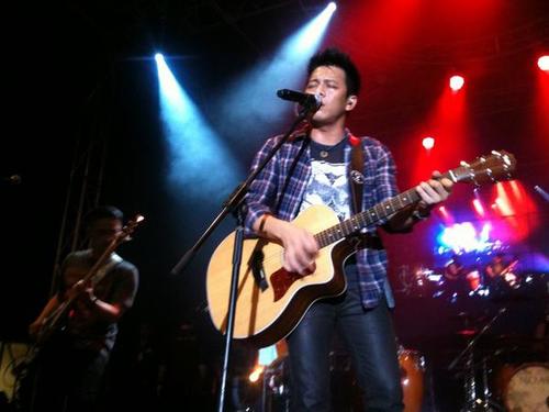 Dream,Believe,Make it happen,Like @NOAH_ID,I ♥ Man United & Real Madrid
