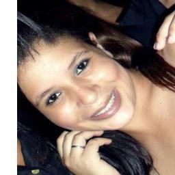 tenho 15 anos tenho 1;61 de altura eu sou uma garota de muito sonho desejo ..não gosto se falsidade gosto que fala a verdade... sou muito carinhosa..