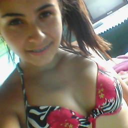 . porqee ela é impoossivel , qe noovinha terrivel , pra romance é off , pra balaa é disponiveel ;p (8'
