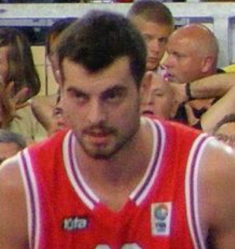 Push yourself again and again. Don't give an inch until the final buzzer sounds. #22