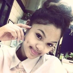 neww twitter you guys my other twitter got hacked. but follow me my loves❤❤ oh yessss im Mindlesss my loves!!
