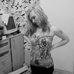 kleinevrouwtje's profile picture. eindelijk heb ik je weer in me arme sgat na al die jaren