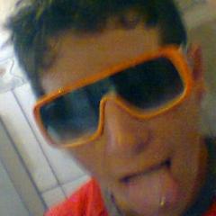 Cuidado quando bater de frente comigo,de tanto cair eu aprendi a derrubar (y'