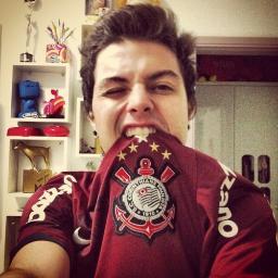 Eu troco minha felicidade pela sua @pelanzarestart  ♥ ♥ ♥ @rockrestart minha vida!
dona: @MyllaMotta_