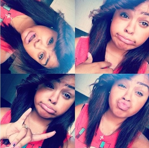 Single. Bleh @JustinCombsRp-bestfrand ☺ @z_zonique my sista :$ . @Baby_Travis_ my wittle nephew! ❤❤ @fvckgabby is my boothang! ☺
