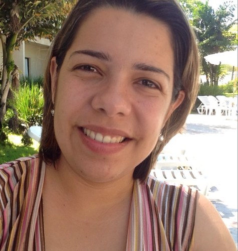 Consagrada a Deus na Canção Nova, esposa, mãe e muito feliz!!!