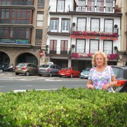 nievinos's profile picture. Con los tiempos que corren, digo alto y claro que me siento orgullosa de ser española, no quisiera haber nacido en ningún otro país.Respeto y amo  mi patria.