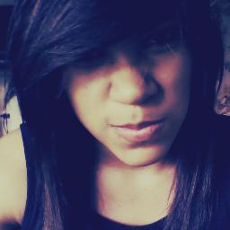sim, eu sou roockeira,a rockeirinha looouca' hoho³,mas eu também sei amaar, tá 'eu tenho atitude (: sou feliz, muito feliz. & Não me importo com críticas!
