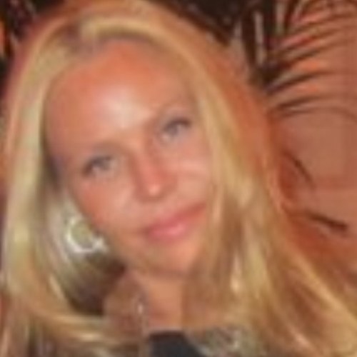 swiscaroline's profile picture. 