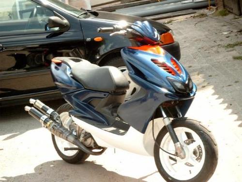 Beste foto's van scooters. inspiratie en informatie. NF=NFB. Beheerder @johnnie_walkeh