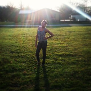 Hey . Im brianna, i play volleyball && im a cheerleader . You dont like me? There's an unfollow button up there . Press it .