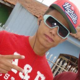 O que me fortalece é Deus , Simples&humilde   http://t.co/Ep9735Io