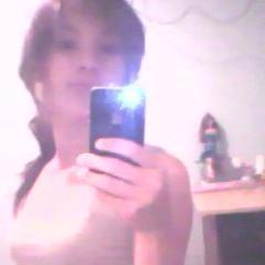 eu sou bonita inteligente muito gente boa 
sou engraçada
solteira no momento nao estou interessada em namorar so curtir