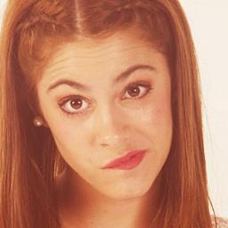 Si vuelas alto hay sueños de colores no hay mejores, ni peores solo amor, amor, amor y mil canciones @TiniStoessel♡ 
~25/05