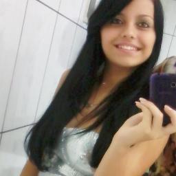 '　　Cheguei a conclusão de que com o tempo a gente aprende a conviver com algumas pessoas, e a sobreviver sem outras! (:
