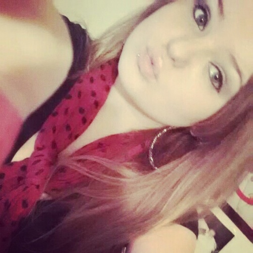 #TeamSophia's_MOMMY ,#TeamTAKEN 12.1.12 ,#TeamIDGAF, #TeamSWAGG ,#TeamFaithful ,#Team Love me or hate me.i ant changing3 Ardd FUCK dat Bio, HITT DAT FOLLOW!!!!