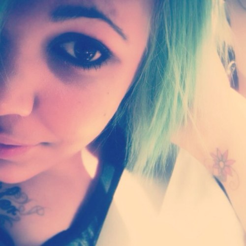 Shannon_Cecilia's profile picture. I have pink, blue and green hair, i go to gigs and eat raspberries 3