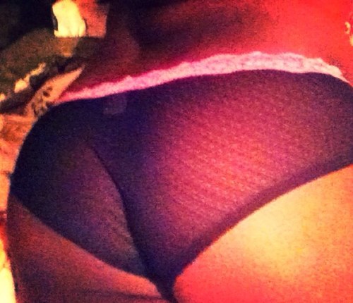 I talk dirty
I like it nasty
I'm a girl, that'll take yo girl
& I'm a #Squirter