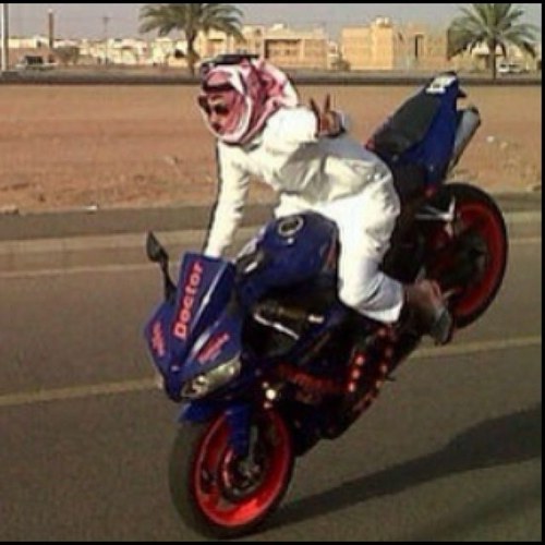 عيش اليوم علا أنه أخر يوم لاتحاول تبتعد او تتغلا ترا العمر لحظه وبيروح ....☺أتشرف بكل المتابعين ....               صاحب المركز 3⃣4⃣تأثيراً في تويتر .....
