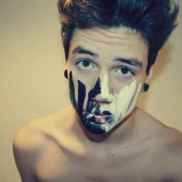 Follow Me , Et Tu Seras Sûr De Lire Les Meilleurs Tweets Sur Ta TL ! :D Follow Me , Je Te Follow Back .