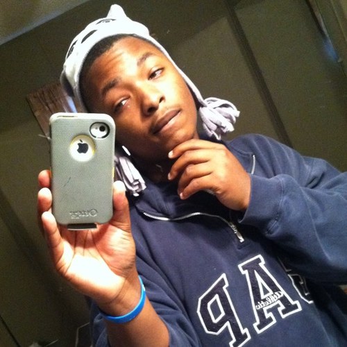 Jus a real nigga fwm IG: selfmade_notyaordinary Kik: PrettyBoi22