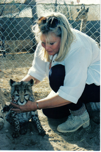 Animal lover. Enjoy travelling. Favourite country - Namibia. Enjoy meeting people. Hobbies - photography, interior decor, gardening.