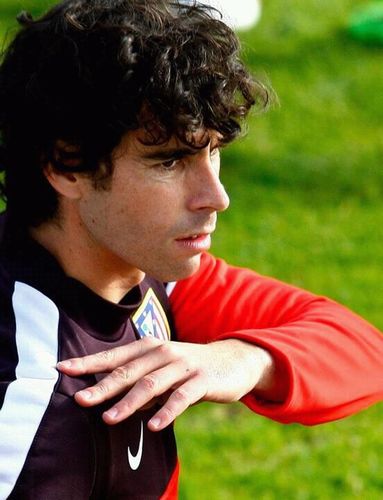 Cuenta dedicada y en apoyo a Tiago. Ex Jugador del Atlético de Madrid,centrocampista,número5.Cuenta Oficial,contamos con su permiso.