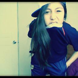 Hola,me llamo javiera y soy belieber y me gusta one direction y si a ti tambien sigueme *-*