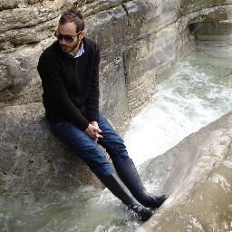 alex_kossivas's profile picture. _constant observer of the surroundings,putting serious effort to be naive and svelte at the same time
_big loves:music,swimming,arts,fashion,branding & news