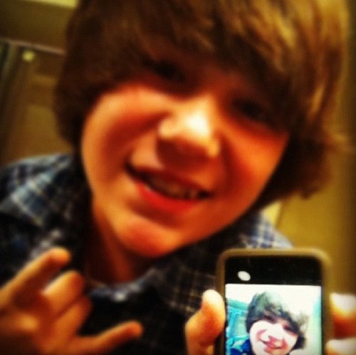 HoopsKing33's profile picture. 