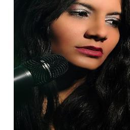 Ivelize La Dama de la Bachata'''cantante y compositora puertorriqueña'''.