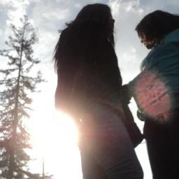 hola tengo 14 años vivo en la ligua,chile y ,me gusta salìr muchos con mis amigas:33