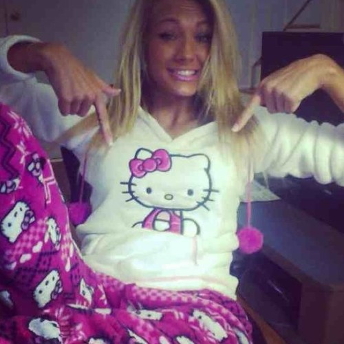 Sup bitches! Aye! Name is Danielle :) Yeah you don't need to know much about my life & I don't wanna know about yours really. Follow me & I'll follow back kaii?