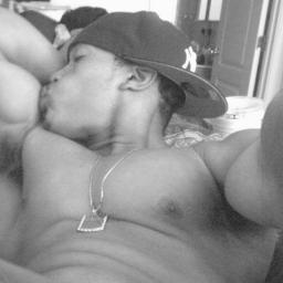 NUNOD2's profile picture. Gaúcho, puto, versátil, moreno, 25 anos e doido por foda. Antigo @desPUTOrado, mas tuírer me suspendeu, risos.