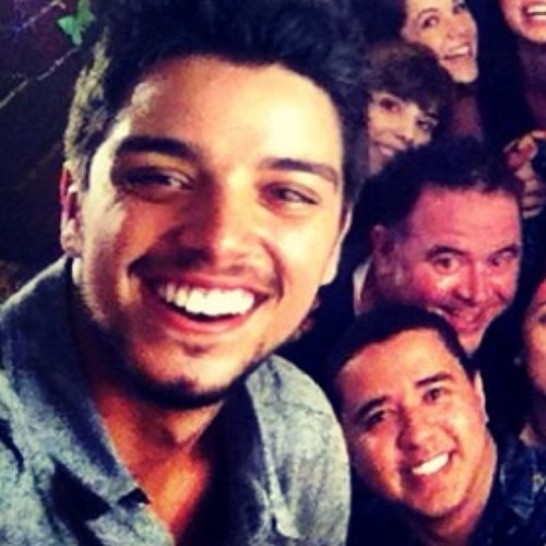 Ele simplesmente é a minha vida,meus sentimentos mais profundos,ele é meu TUDO! Pagina dedicada a todos os fãs de @simasrodrigo.Seguiu dia: 04/06/12