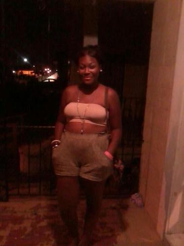 Ilovee thee dancee , team volleyball, track , flag ,softball buht follow mee yo : ) ! :*