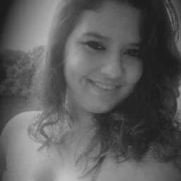 Sou o fruto proibido,o αtαlho pro pαrαiso, sou tuα αnjα mαlvadα teu sonho αcordαdo,sou α respostα prα tuα questαo, sou teu desejo,tua doce ilusão.