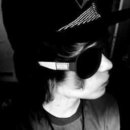 Skate,Scremo,sim eu sou Emo,Forever alone,Carinhoso,Timido,Gosto de morder as pessoas que amo, amo amo amo amo amo amo amo amo amo  minha deliçia @PSICOCAPS ♥