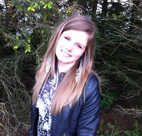 Hallo, i'm a girl from Denmark. I love music and shopping, and i spend a lot of time on it. I love my friends and will probably write a lot about them :)