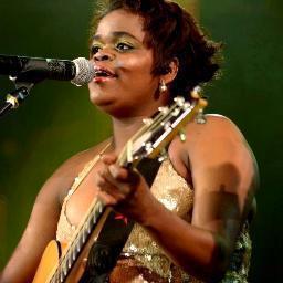 Esse é o primeiro fã-clube criado em homenagem a essa talentosa cantora, compositora e violinista. @NiceSilva_