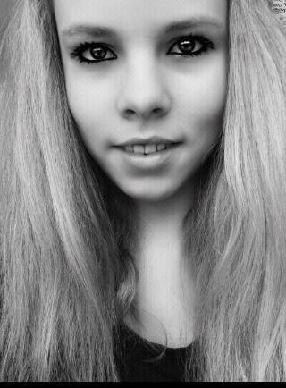 taken by my love @Jaidren_ ♥♥♥ ||  mn beste vriendinnetje @xcheyenne_v || topvriendin @kimdelietxx || YOLO.