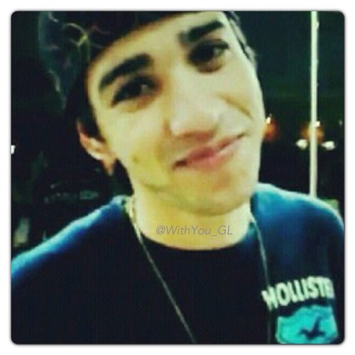 Te amar me revigora e me dá forças pra aguentar o resto,@Gusttavo_lima♥ -1º e único FC da cidade de Birigui-SP