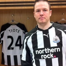 LeeFullarton's profile picture. Living my life, no matter what obstacles are in front of me.