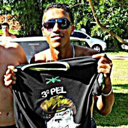 ah mta mão se kerem me conhecer sigam ai
kii eu sigo de volta