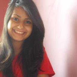 Eu? Sou chata, ciumenta, brava, louca, chorona ... tenho 16 anos, sagitariana, gaucha...Segue? Sigo de volta.
