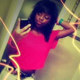 S T O P ! iFollow Back So Yhuu Cud Stop The Tweet Watchinq ⇨#TeamDarkSkinned #TeamTrill #TeamScadadle !