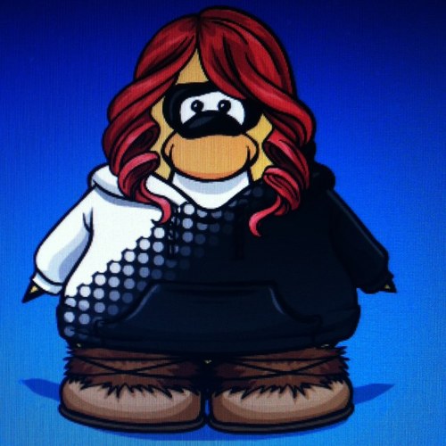 Hello,I am a EPF agent,I work at the Pet Shop and Im also a Puffle Trainer ~.((Club Penguin,female,18+))Dating @06Matty06!
