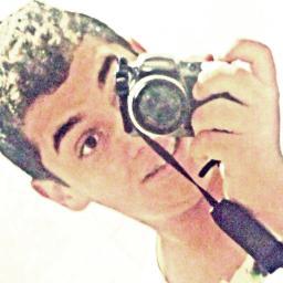 Sou o menino engraçado que contagia a todos! Impossivel é nao gostar de mim...
