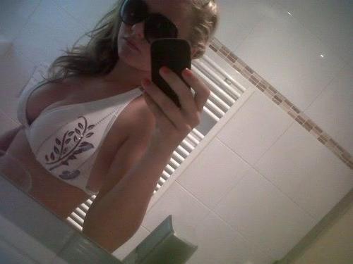 Heyy, meisje ben altijd geill =$ ben bi maar neuk toch liever meiden =$ xxx