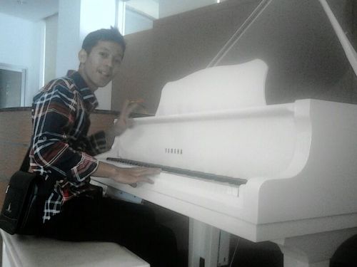 HendryHxanzy's profile picture. biaza ajah,,,